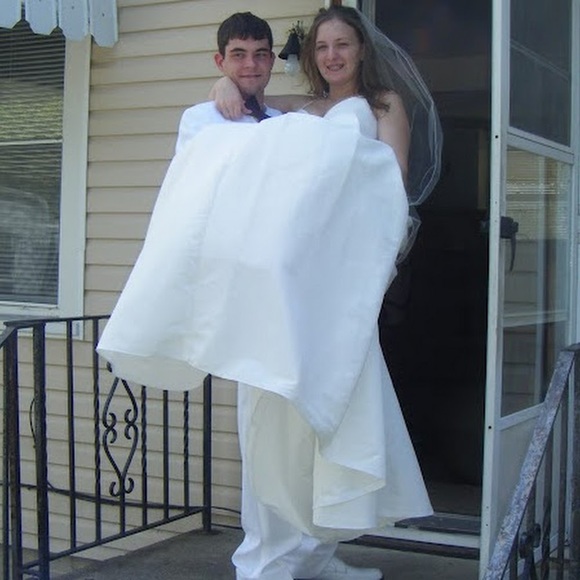 Meet your Posher, Taylor - Picture 1 of 1